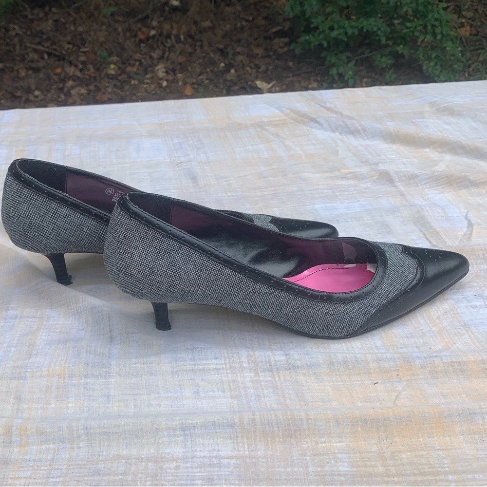 Vintage Isaac Mizrahi for Target shoes.Size 9 1/2. 2 inch heel